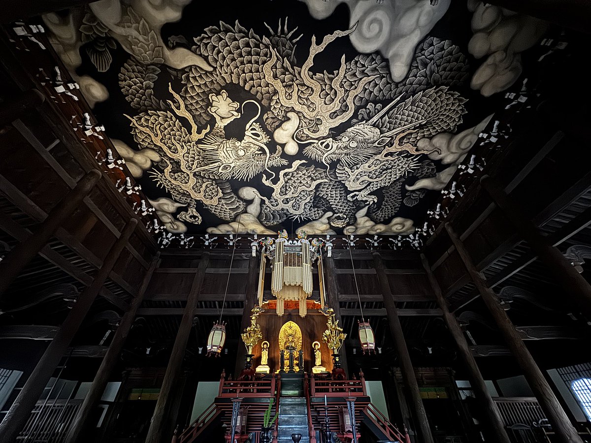 foresth915's tweet image. Fushimi Inari by night ⛩️⛩️⛩️
#fushimiinari #torii #nightphotography #kyoto #soryu #windgodthundergod