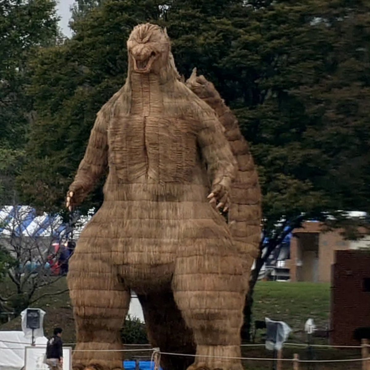isa_no001's tweet photo. 福岡県筑前町のかがし祭り
藁で作られたゴジラがヤバ過ぎる

#ゴジラ-1.0 https://t.co/LeIMQs2zJs