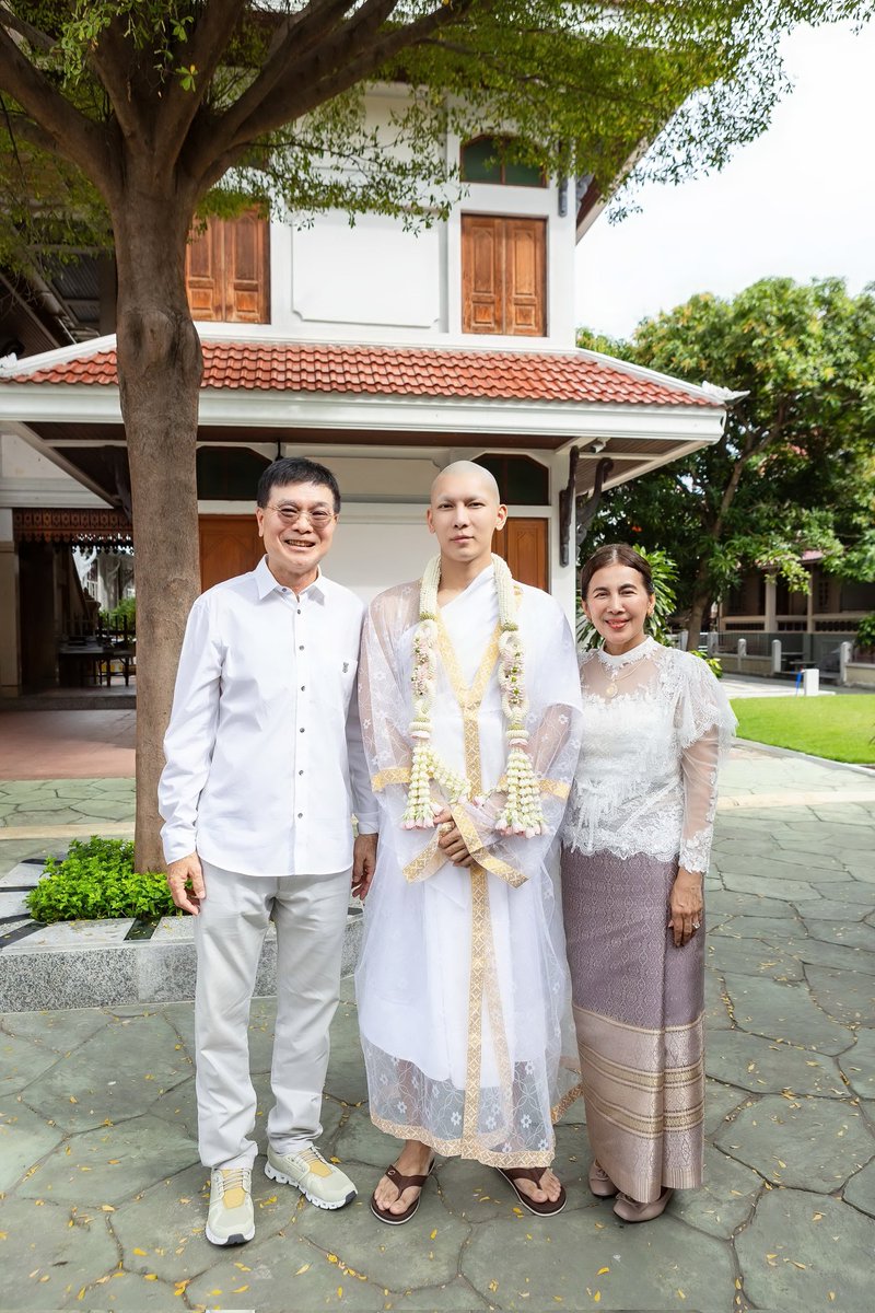 SECRET_Styled's tweet photo. “พระมิว” เข้าสู่ร่มกาสาวพัสตร์ ได้รับฉายาทางธรรม “ปุญญวัฑฒโน”
. 

📌อ่านต่อ :https://t.co/F3DVCOSPGr
. 
#ปุญญวัฑฒโนภิกขุ
#MewSuppasit 
#มิวศุภศิษฏ์ https://t.co/DTGduVNcpk