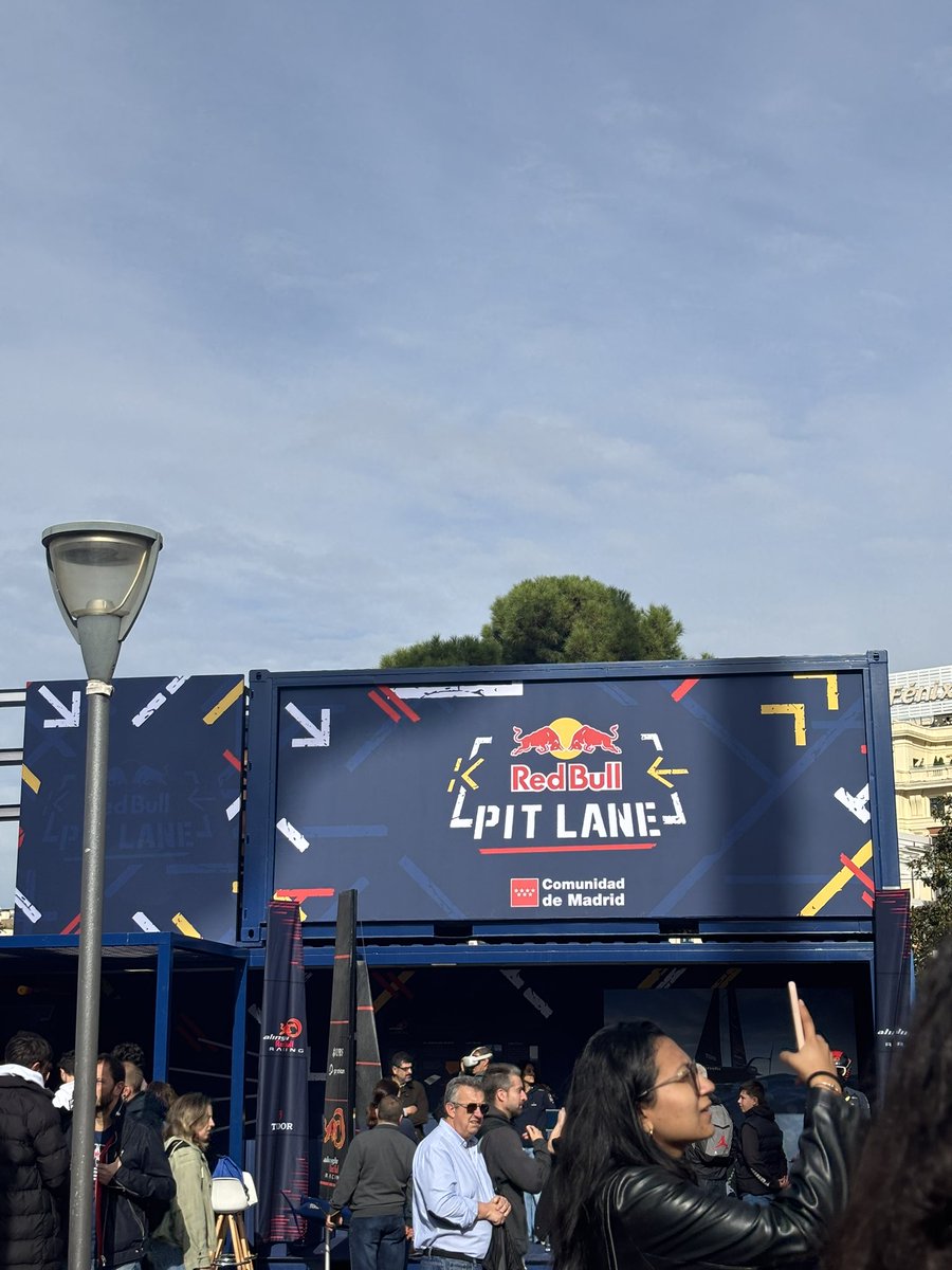 AleezaMa's tweet photo. #RedBullPitLane https://t.co/dnTcudkJOl