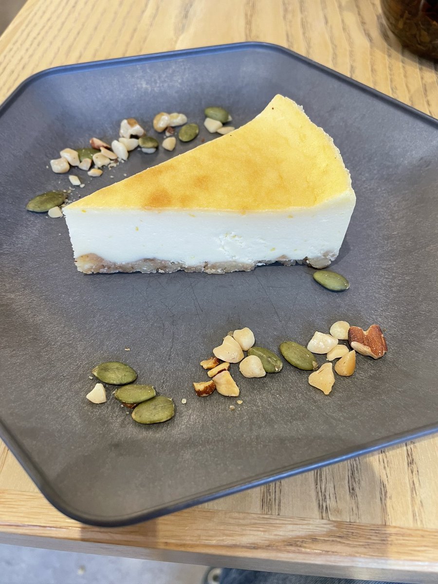 S_K_miiko's tweet photo. 今日のおやつ
#チーズケーキ
#CAFELEXCEL
#流山おおたかの森SC https://t.co/TZfMFQTrPJ