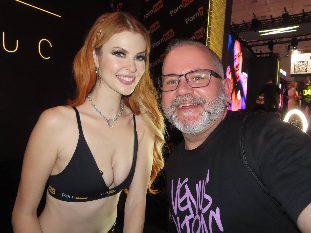 #27venus #venus2024 #venus #berlin #venusberlin2024 
<a href="/EllyAfterDark/">Elly Clutch</a> 🖤🧡