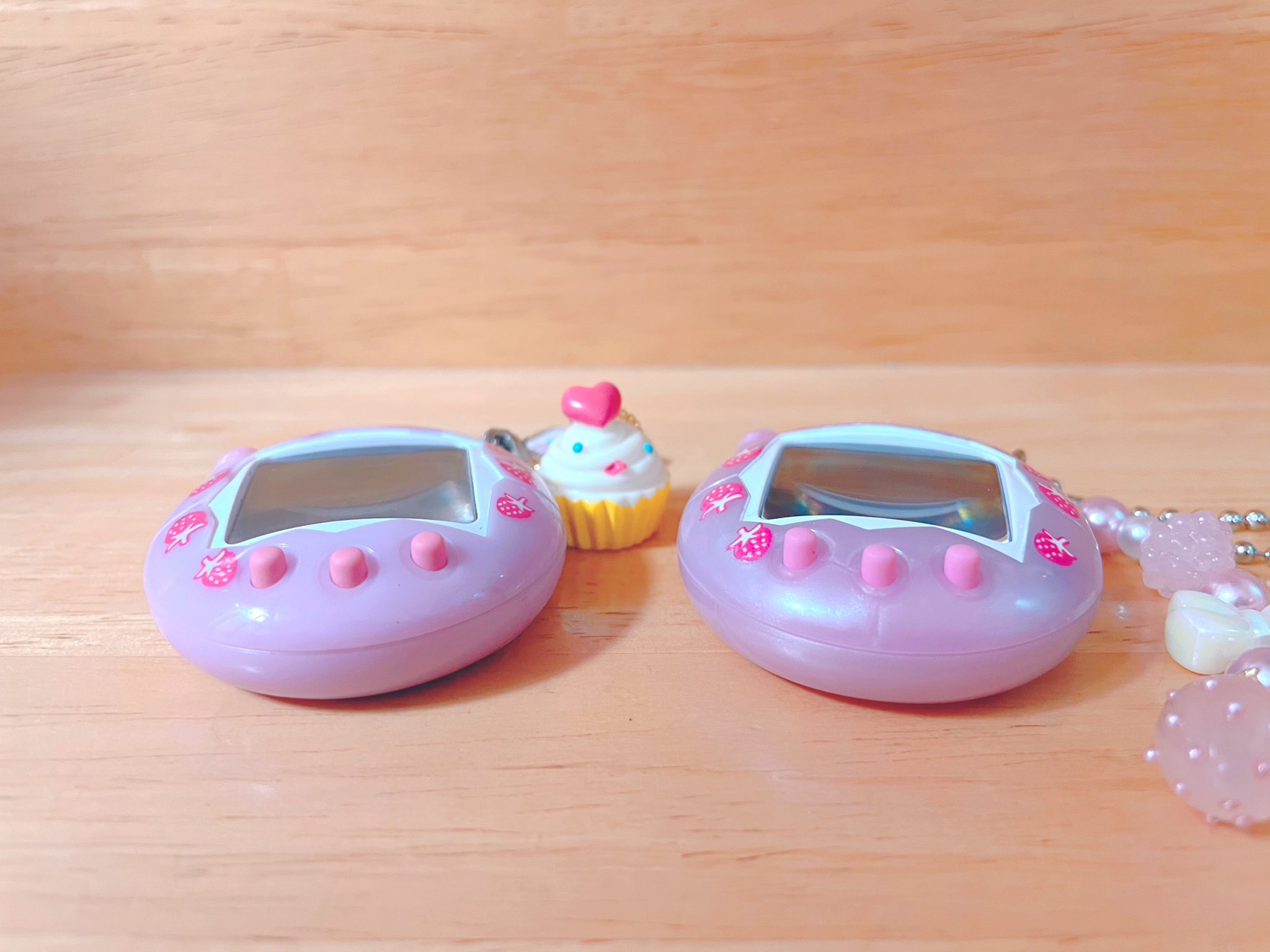 楽天市場】[バンダイ(BANDAI)]Tamagotchi Connection いちご