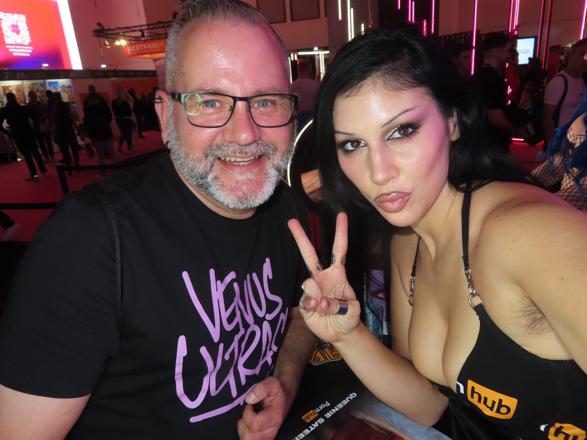 #27venus #venusberlin #venus2024 #venus #berlin #venusberlin2024 
<a href="/QueenieSateen/">Queenie</a> 🖤🧡