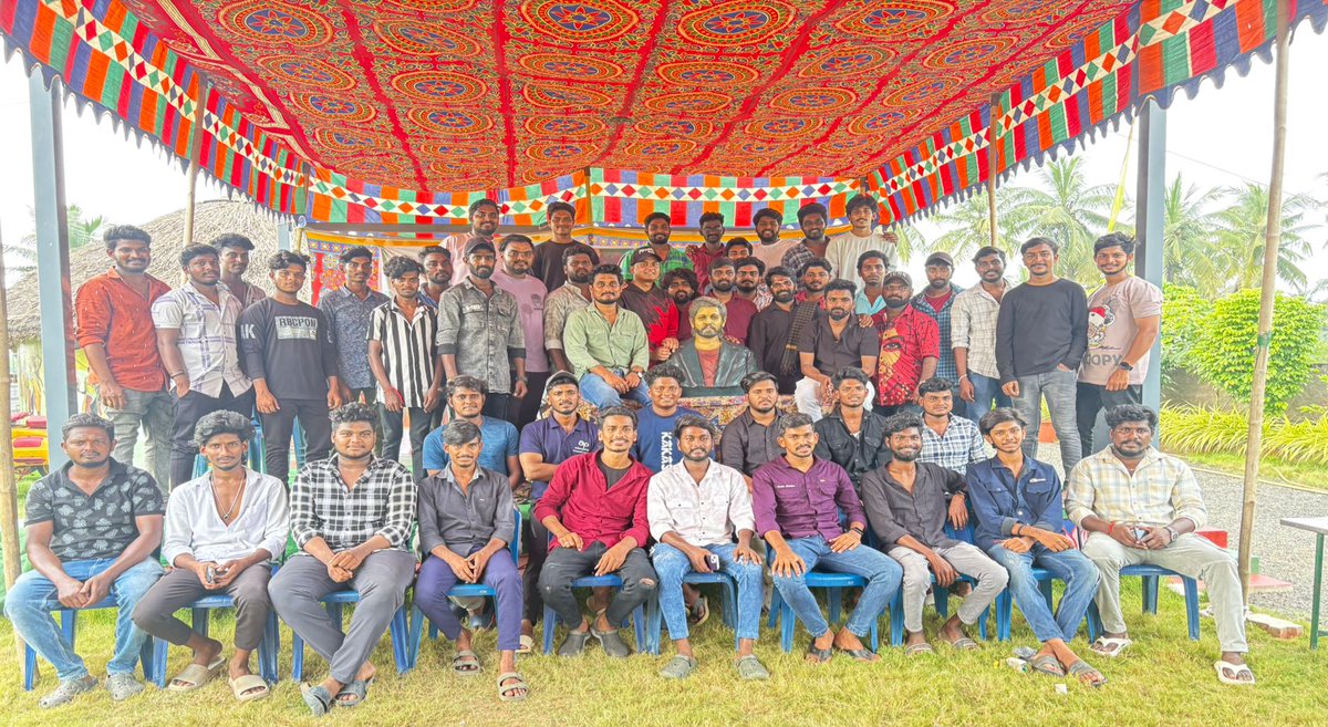 Rajesh5oo8's tweet photo. TADEPALLIGUDEM 🔥
WEST GODAVARI
ALLUARJUN FANS MEET
#THAGEDHELE
#Pushpa2TheRule
#Pushpa2TheRuleOnDec5th
@AIAFA_TPG @AIAFAOnline
@bunnysingh45 @Sabari_Naidu_AA
@i_shanmukhA_ @chandu_nandyala
@sivaSAHUonline @BALU_BUNNY_AA https://t.co/998f1c2Yud