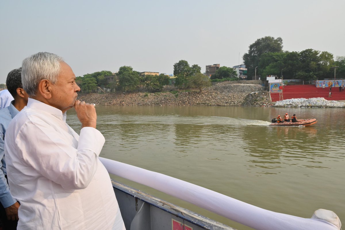 UDHDBIHAR's tweet photo. माननीय मुख्यमंत्री श्री @NitishKumar ने छठ महापर्व की तैयारियों को लेकर पटना के विभिन्न छठ घाटों का निरीक्षण किया।
#BiharUrbanDevelopmentAndHousingDept 
#UDHDBIHAR #chhath
#chhathpuja2024 #patna
#chhathpooja 

@dm_patna @cityofpatna
@NitinNabin @AbhaySinghIAS https://t.co/BAXYFUWxaq