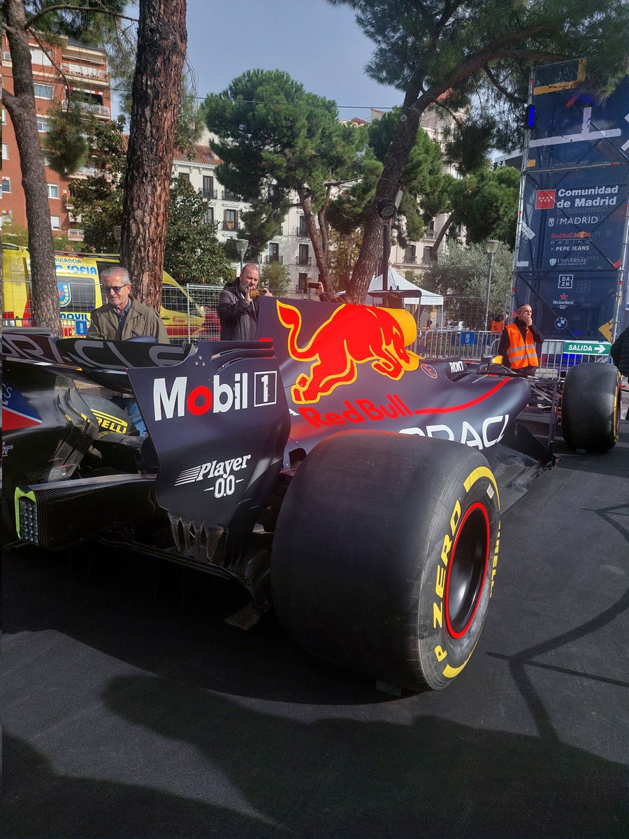 luisdasbbs's tweet photo. #redbullpitlane @redbullracing @redbullESP https://t.co/Q2E4cXxk05