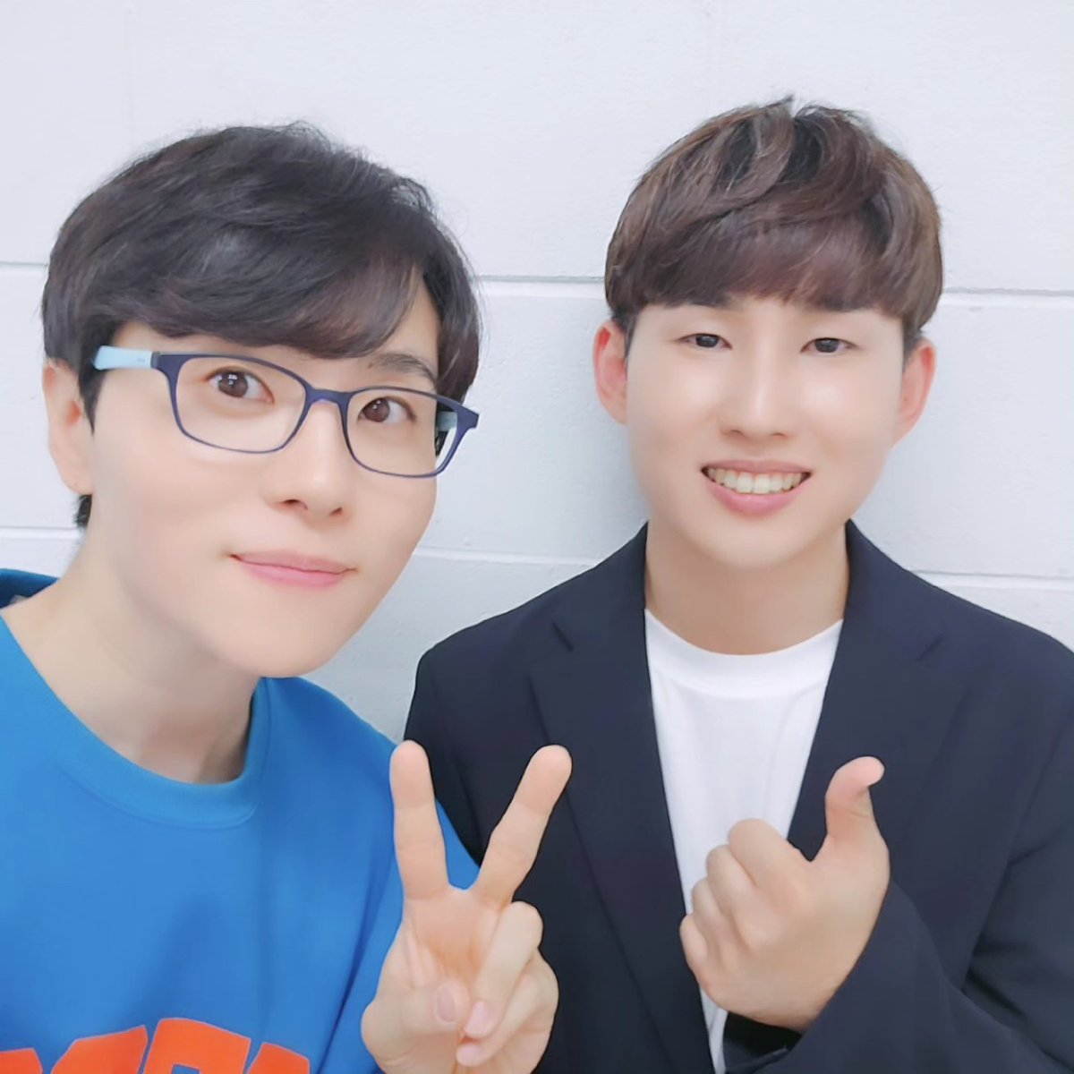 namdo8303's tweet photo. 호요랜드 원신 폰타인 성우 토크쇼가 행복하게 잘 마무리되었습니다. 정말 엄청나게 많은 여행자분들이 와주셔서 커다란 호응 해주신 덕분에 기운얻어 즐겁게 끝냈네요.♡.♡

 행사에 참여했던 성우분들 외에도 정말 많은 성우 선후배분들이 오셔서, 성우 화합의 장 같은 분위기였습니다~!^♡^ https://t.co/jVzboKW7DG