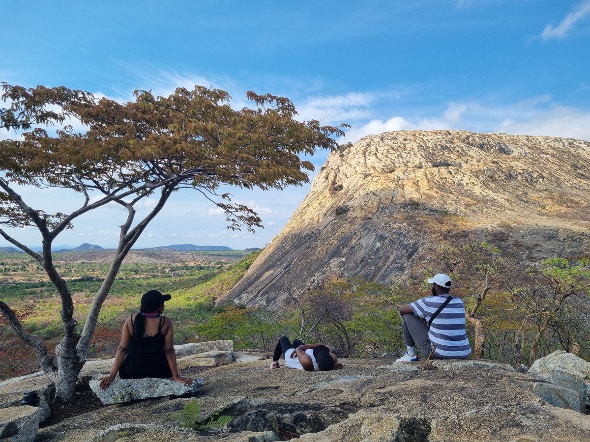 LodgeMutoko's tweet photo. Visit Mutoko, stay with us at Nyamakwere Lodge & explore the wondrous mountains
#MutokoNice
#ZimBho https://t.co/9aFsjY6QAA