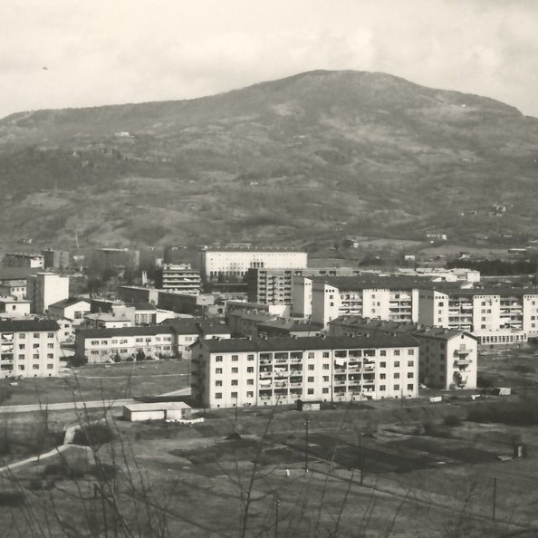 Pillandia's tweet photo. Il centro di Nuova Gorizia (Nova Gorica), la più nuova città della Iugoslavia costruita accanto al confine con l'Italia, 6 anni dopo la posa della prima pietra.
📷: 1954.
#NovaGorica #Slovenija #Slovenia #Jugoslavija #Iugoslavia #Gorizia #Italy #Italia #Meja #Confine https://t.co/ALB90tJnso