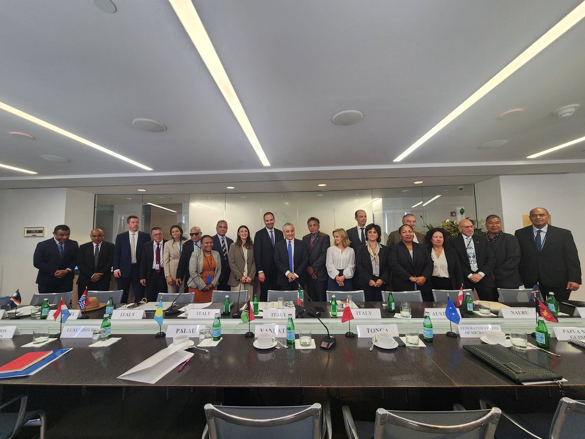 FSarufa's tweet photo. Development, education and capacity building partnerships dialogue for Papua New Guinea at the UN with Pacific SIDS and EU members, Italy Ministry of Envionment and Energy Security, US Army War College students, and Brigham Young University-Hawaii Pacific students. https://t.co/QN7qrZud6U