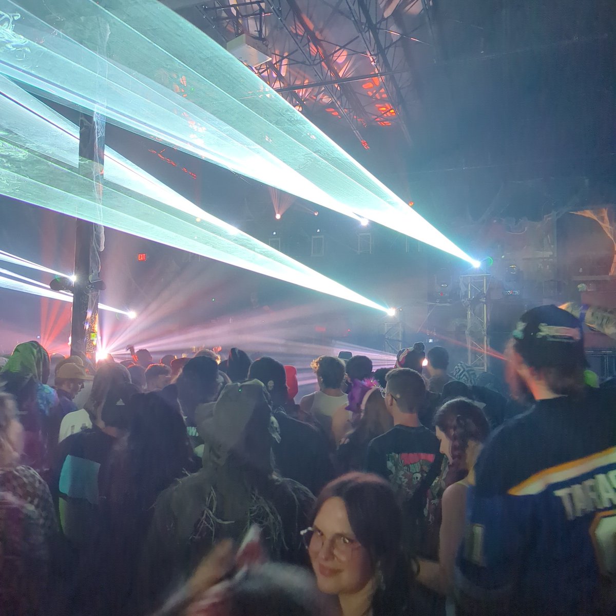 Yeah! Mf <a href="/eprombeats/">EPROM</a> like round 3