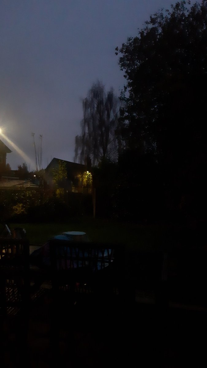 JohnHuskinson2's tweet photo. GM World ❤ 

06:30 am and I'm up and at um!

The early bird catches the 🪱 and all that. Enjoying a coffee in the garden with a bat flying around 😀 

GM back for mass green candles!!! #WAGMI https://t.co/wvZVr5hzS8