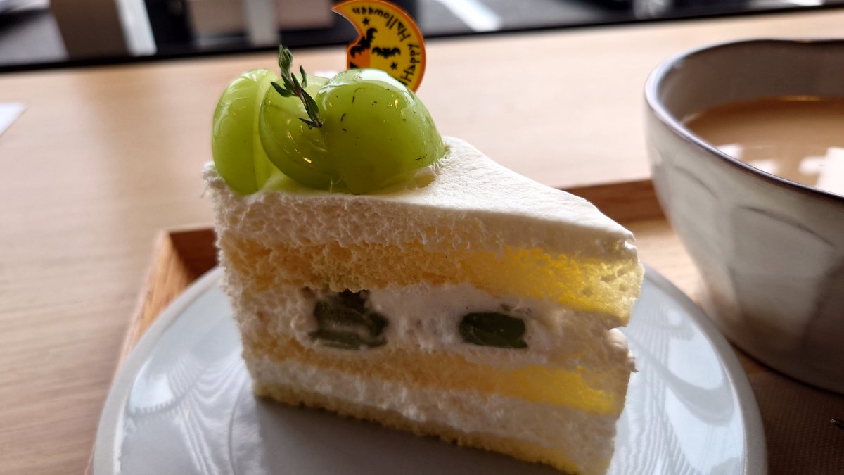 jun_hashimoto01's tweet photo. 郡山市
#Kicca
#オーガニックミルクティー
#ショートケーキ https://t.co/uLWyVJghix