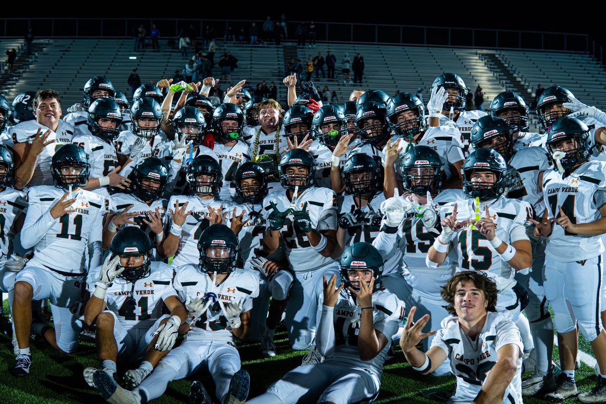🏈🥇Team Guy 🤝 Congrats to <a href="/cvfootballaz/">Campo Verde Football</a> #5 Bobby Blackburn, your Snoop Dogg Arizona Bowl Desert Takeover Player of the Game! Blackburn ran wild, leading Campo Verde to a stunning upset over undefeated McClintock! 🏈🔥

 #SnoopDoggArizonaBowl #GameChanger📈
