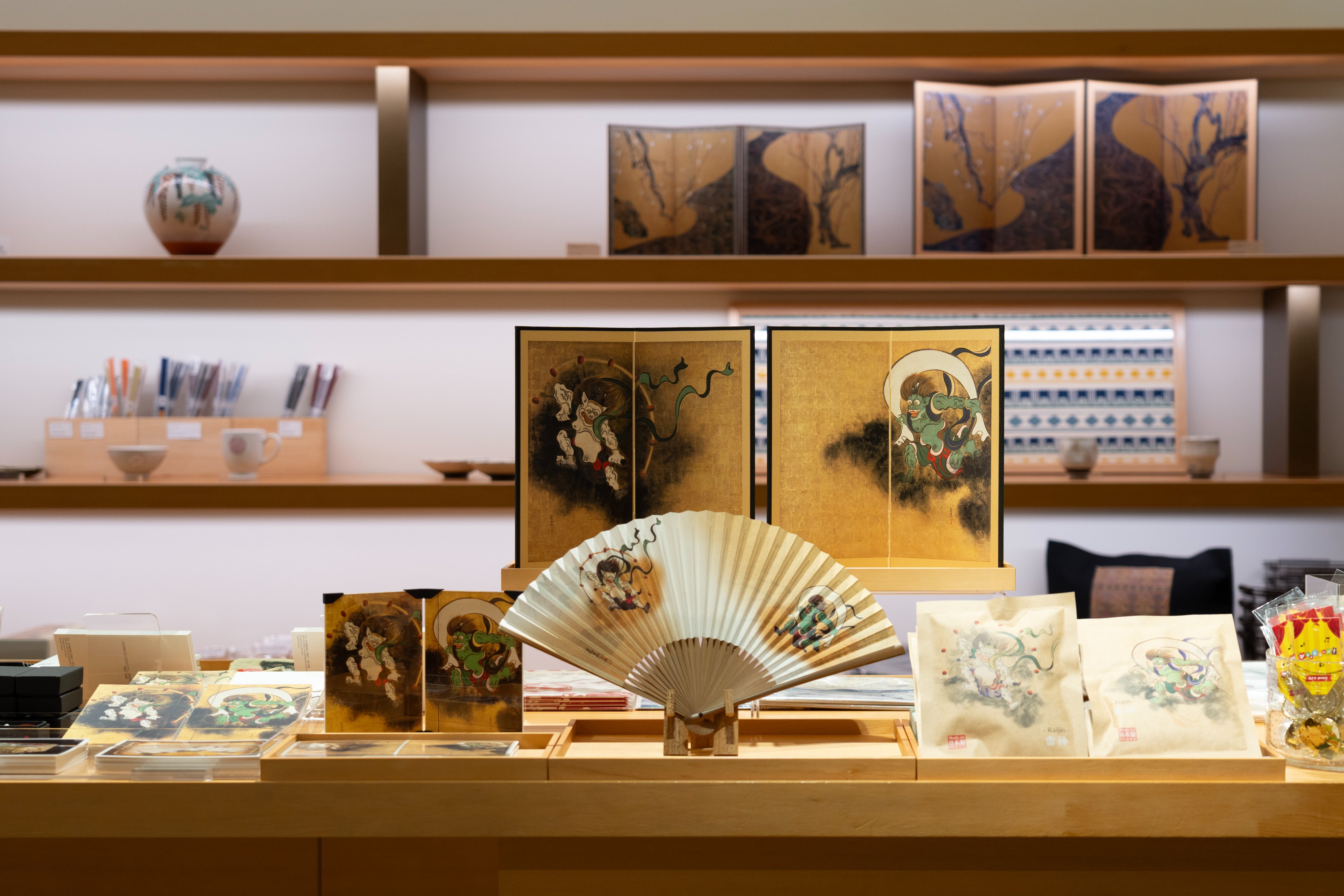 【ナナコ買取屋 ページ】中国美術　屏風 中国美術の屏風の買取と鑑定・査定、オークション出品について
