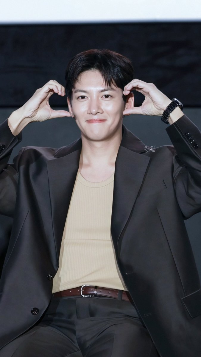 wanting821015's tweet photo. 10/4 釜山影展 
《강남비-사이드》舞台問候
小池比愛心太好看❤️

#池昌旭 #지창욱 #jichangwook #チチャンウク 
#biff #강남비사이드 #江南bside #disney 
@Jichangwook https://t.co/AwZDLIEdRw
