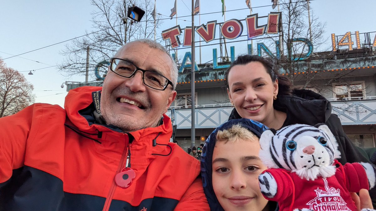 glenaallen's tweet photo. Thanks for the awesome day we had at Tivoli @gronalund, brilliant rides, food and the theming was top notch! #monster #twister #insane #vildamusen #kvasten #Frittfall we did them all 😁🎢🎡🎠✅🇸🇪🇸🇪 https://t.co/cM8DtxLWPt