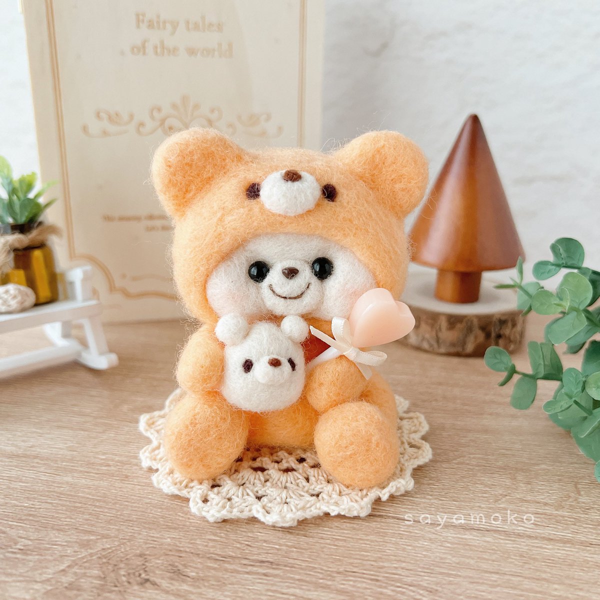 saya08041003's tweet photo. 推しカラーくまちゃん（オレンジ）🧡

本日21時より販売開始します🐻‍❄️

ステキなご縁をお待ちしております🤍

【shopはこちら】
https://t.co/qLADoaTlH0

#羊毛フェルト https://t.co/pUTYk0bsjD