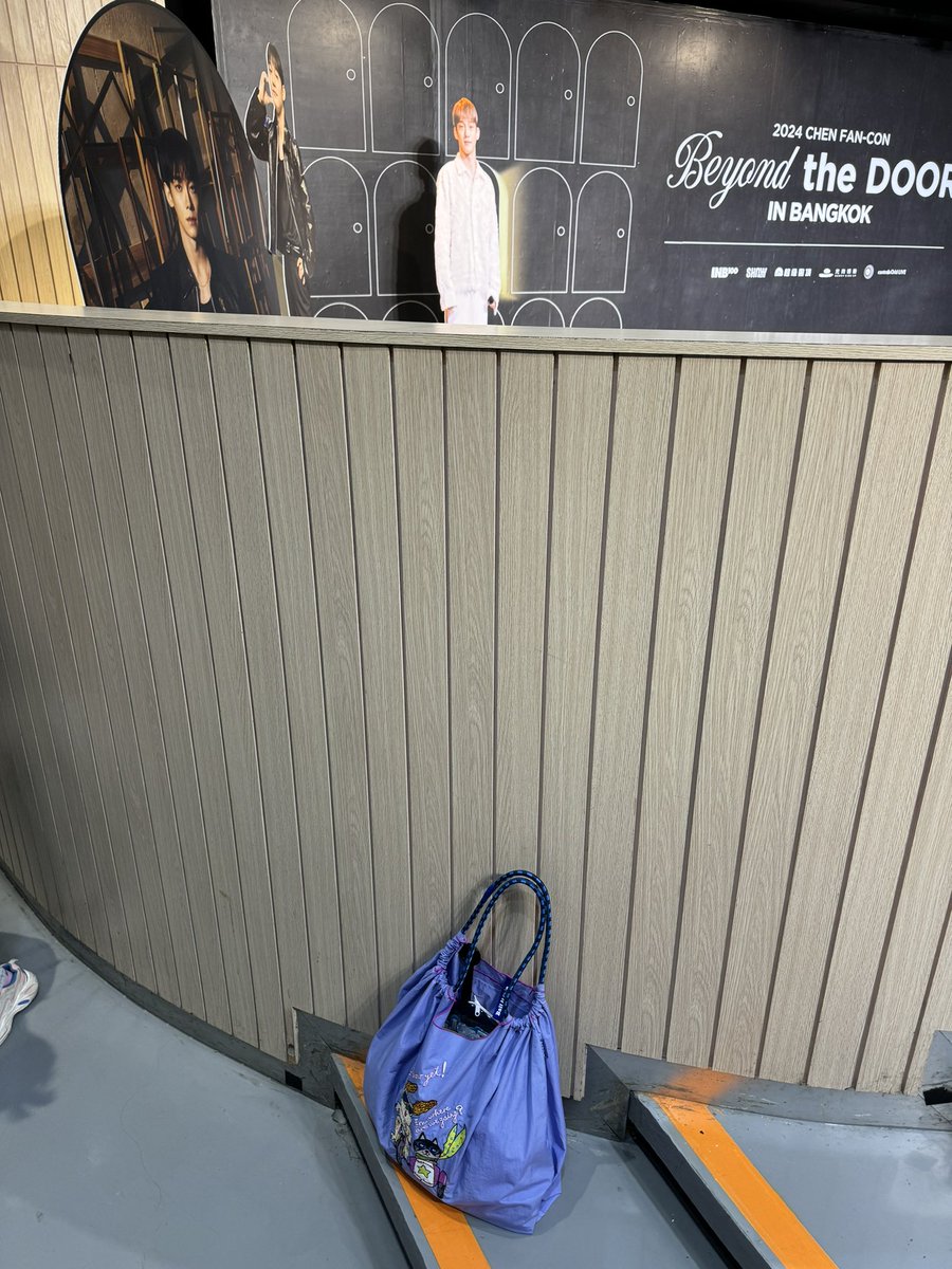 JongdaeBar's tweet image. 来了来了～HERE✌🏻✌🏻✌🏻
We have prepared 210 star bottles for you in the scene.
Soondingies🫵🏻COME ON～～～🌟😎⭐️