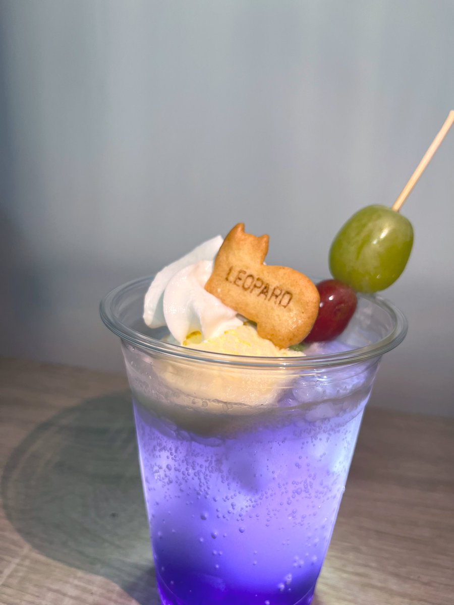 jo__style's tweet photo. まつもと市民祭松本祭り、店頭にてぶどうのクリームソーダ、熟成チーズのグラタンドッグ販売します！#松本市民祭　#クリームソーダ  #食べ歩き  #松本城   #グラタンドッグ　#歩行者天国 https://t.co/hjoDGC3keP