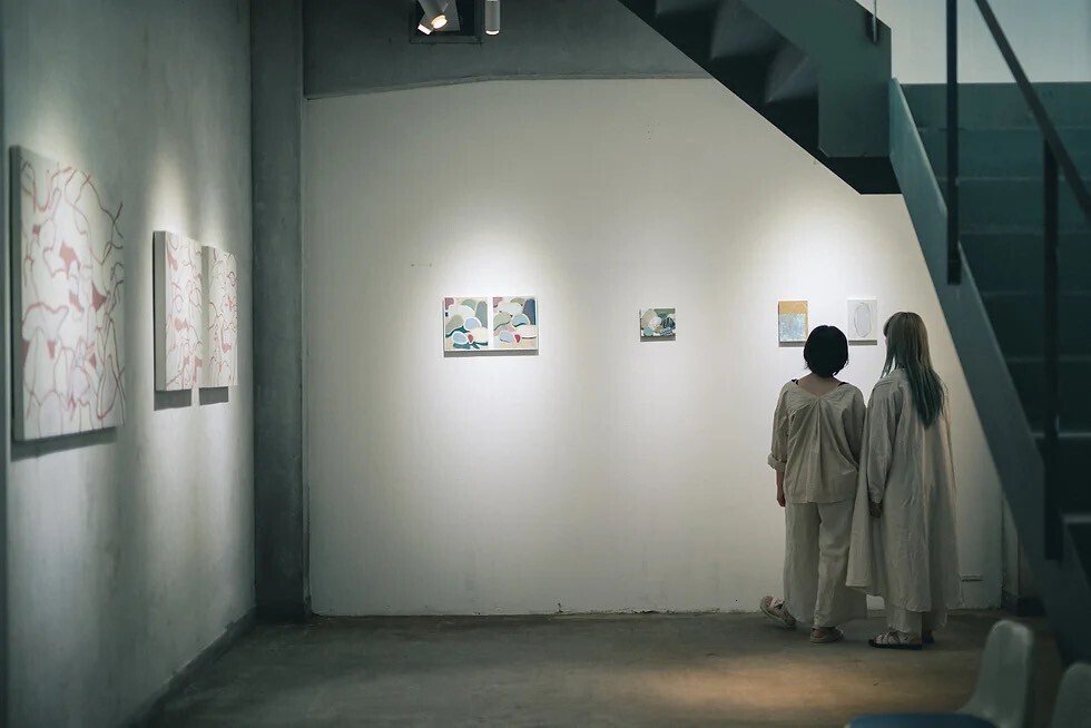 YOMAFIG's tweet photo. KYOTO OPEN ATELIER 2024

今年から新たに参加する会場の一つである「河岸ホテル」！

運営スタッフでもあるアーティストの長沢楓さんにお話伺いました。

@kaganhotel
@YOMAFIG

https://t.co/LH0ULiIYDn https://t.co/h2jCIkZO5b