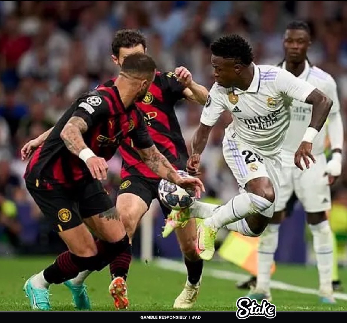 felix_jnf's tweet image. Several times Vinicius jr has attempted to do the Rainbow flick but  failed. 

A THREAD🧵