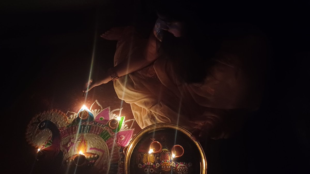 ArdourDriven's tweet photo. Handling the chaos of life with the caressing light each day, which reminds me that it's okay to not be the same bright always. Hope you had a peaceful #Diwali! ✨️💛 https://t.co/llMGdeJgds