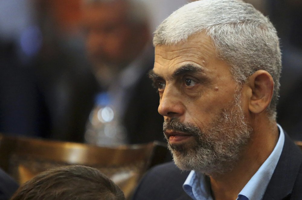 یحییٰ سنوار کی شہادت 

اسرائیل کی فوجی Bislamach برگیڈ کی پیٹرولنگ تھی رفح کی سٹریٹ السطان میں تاریخ 16اکتوبر بروز منگل صبح 10 بجے کے قریب السطان سٹریٹ میں bislamachبرگیڈ کے ایک سپاہی نے کچھ موومنٹ نوٹ کی کہ کچھ افراد ایک بلڈنگ سے دوسری بلڈنگ کی طرف جا رہے ہیں اس نے اپنے کمانڈر