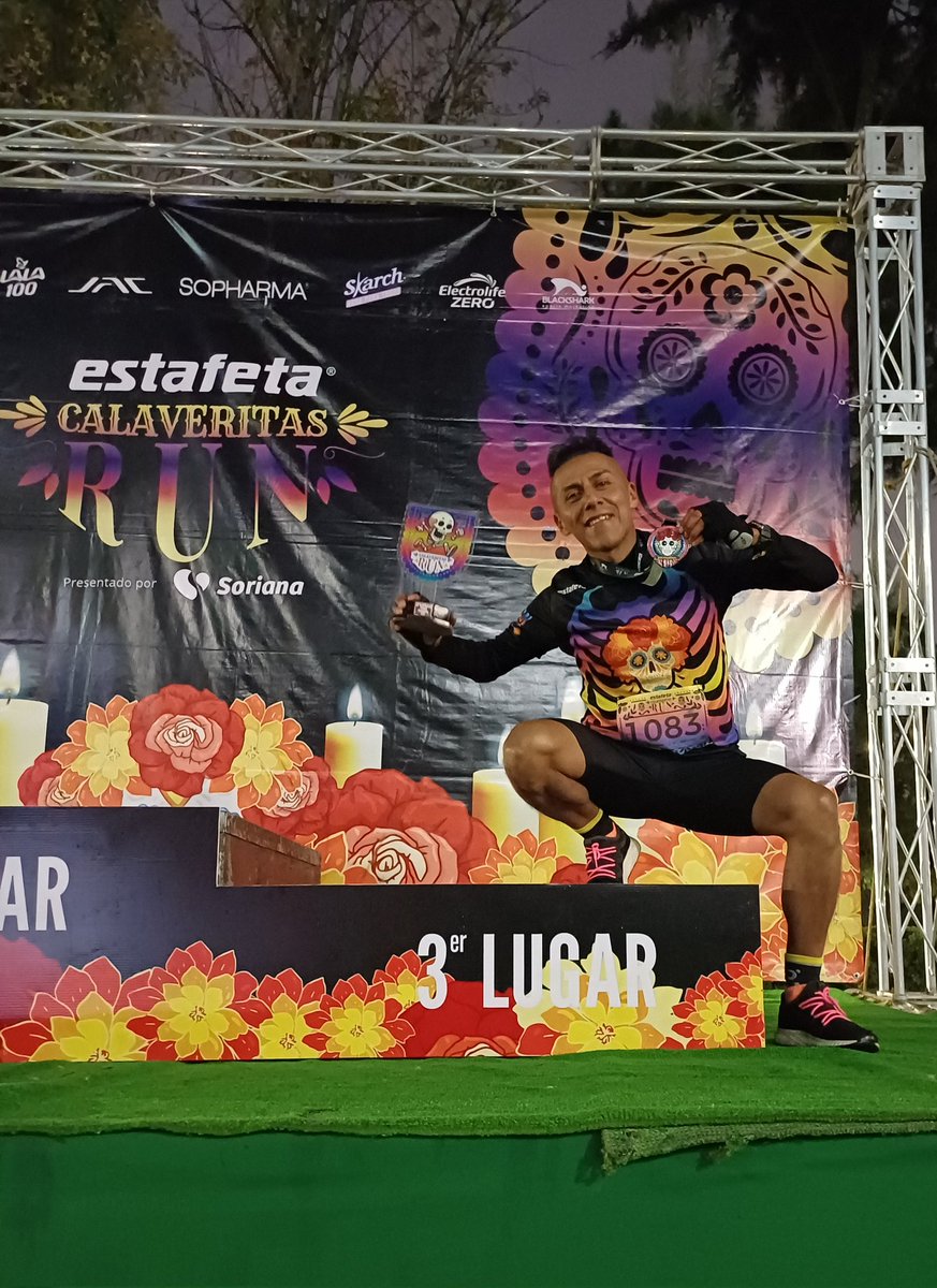 juliobikerun555's tweet photo. Se llegó a un 3er lugar en categoría 🥉. Gracias por los que van en este 2024 👏. Y siguen los de #DiaDeMuertos 💀 en estos kms #TodosSomosCalavera 💀☠️ #CalaveritasRun 💀🎃🏃💨 #TodosSomosCalaveritasRun #10K #MXRace . #YoElegiCorrer @SumandoKMx @ManicomioRunner @logrartusmetas https://t.co/G8ZNm1eXUG