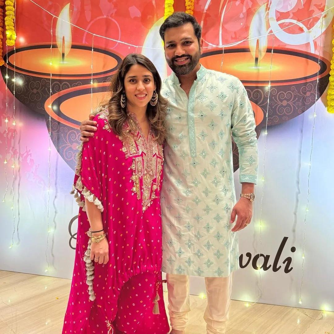 @Kohli18ale हम भी नवाब है लोगों की अकड़ धूएँ की तरह उड़ाकर,
औकात सिगरेट की तरह छोटी कर देते है.
    Good afternoon friends