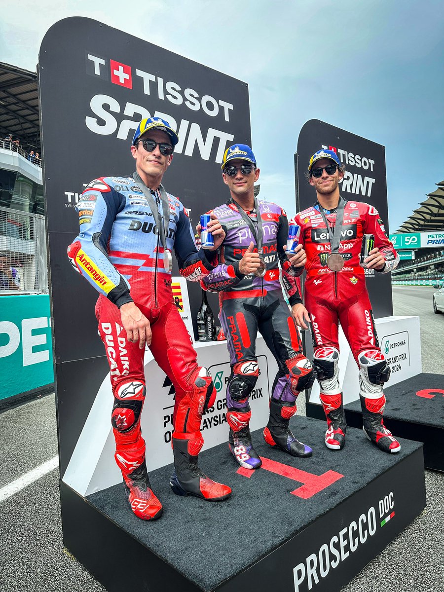 The podium of a key Tissot Sprint for #TheRematch 🟣🔴

🥇 <a href="/88jorgemartin/">Jorge Martín Almoguera</a> 
🥈 <a href="/marcmarquez93/">Marc Márquez</a> 
🥉 <a href="/Bestia23/">Enea Bastianini</a>

#MotoGP 🏁