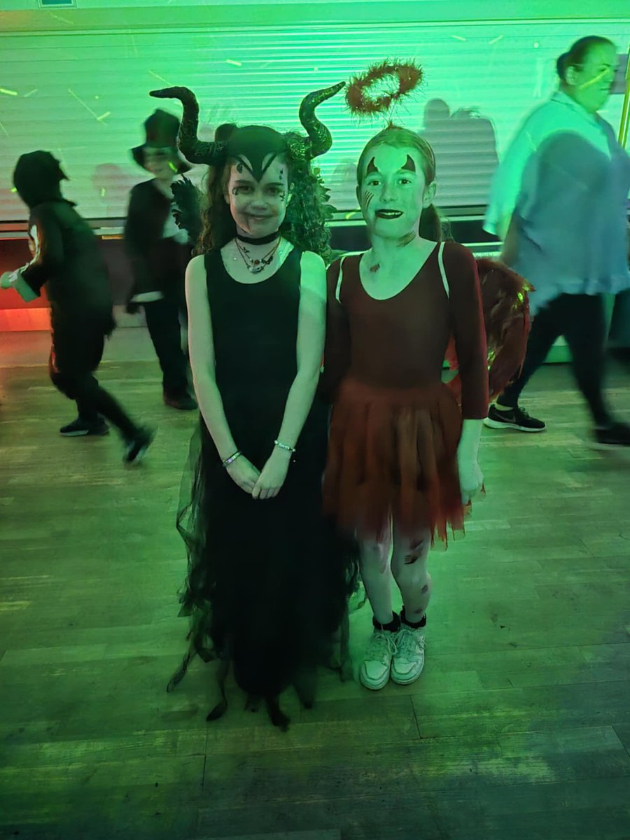 BPSMrsMac's tweet photo. Halloween Disco P5-P7👻🎃💀🪩 https://t.co/jGW4tvVltf