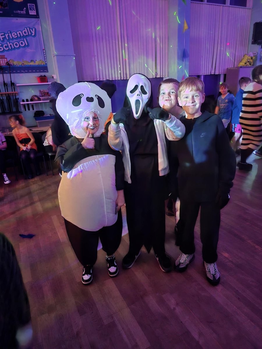 BPSMrsMac's tweet photo. Halloween Disco P5-P7👻🎃💀🪩 https://t.co/jGW4tvVltf