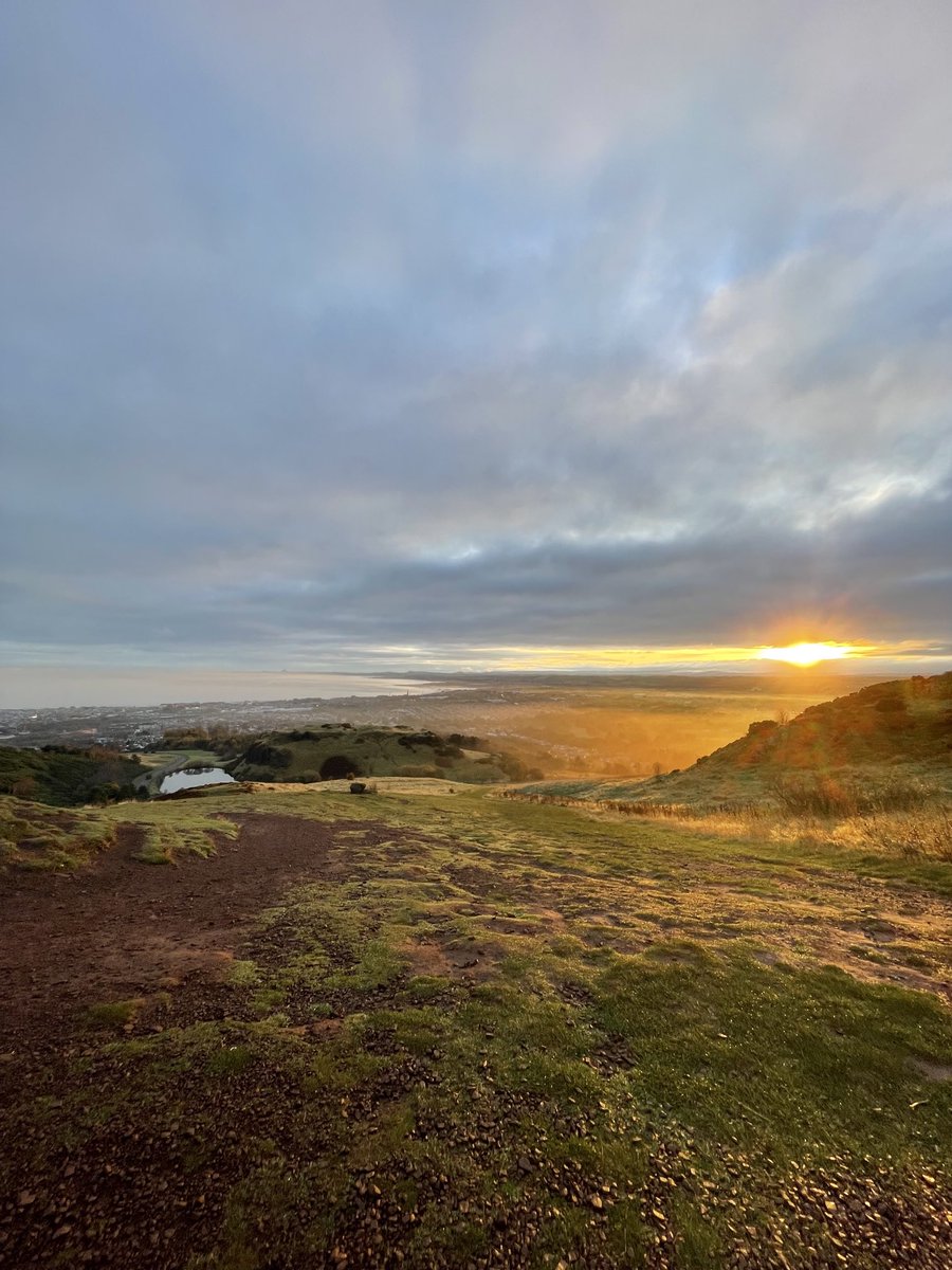 Stunning views from the top of Arthur’s Seat this morning &amp; great way to get the myokines flowing! Happy to be a morning person 😅