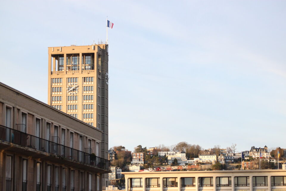 POTTOP79's tweet photo. Un jour, Une ville 👀 ! LE HAVRE 
Le port le plus préservé au monde !
Le Havre a été reconstruite presque intégralement après la Seconde Guerre mondiale par l'architecte Auguste Perret ? 
🏛️ Un jour, Une ville, Un souvenir 🤗 ? #LeHavre #Armistice https://t.co/Kiq2toEycX
