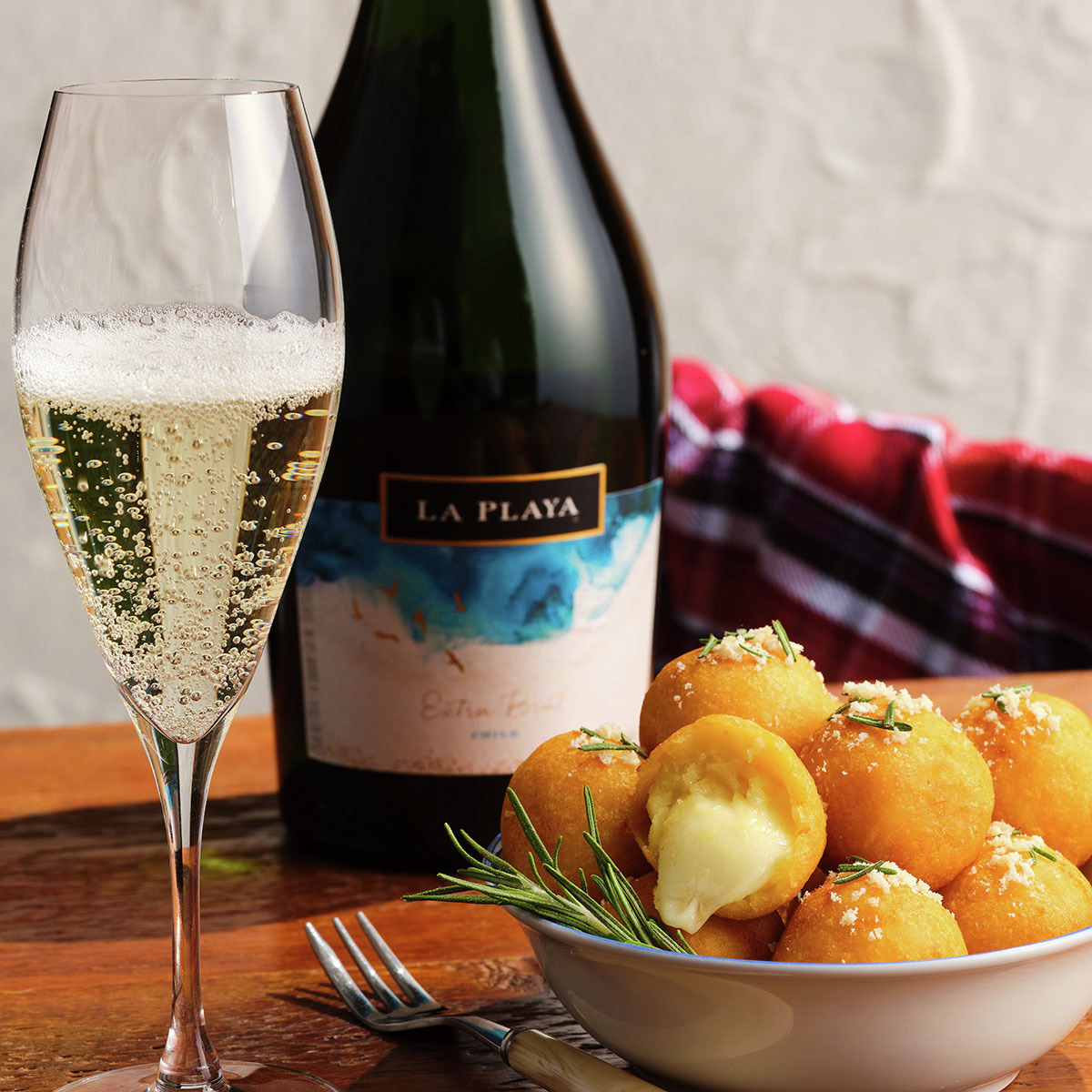 フンボルト海流の冷涼な風が造るクリーミーな辛口泡】 「ラ・プラヤ