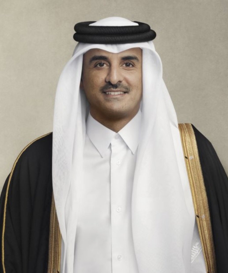 تابع.. لما في ذلك من مصلحةٍ للبلاد ودعم المواطَنة والمساواةِ ببن المواطنين.. اعتماداً على ما درجَ عليه المجتمعُ القطري من تلاحمٍ مع القيادة..نحو امنِ ورخاءِ الوطن.