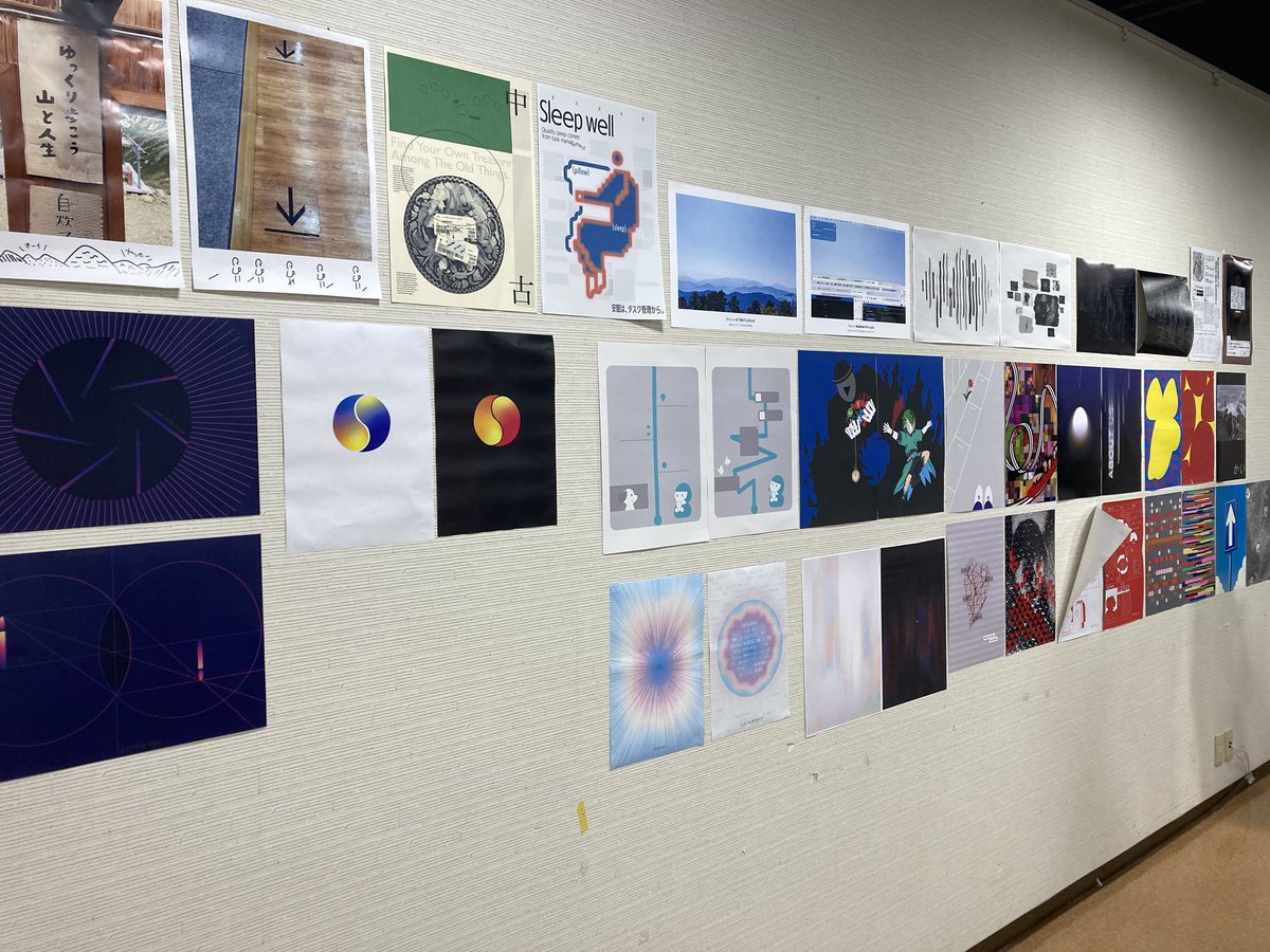 MeMeDesign_jp's tweet image. 本日のベーシックコースは、田中良治先生と萩原俊矢先生の第2回授業🌈「メディアデザインの心地よいところ／不快なところ」をテーマに、自分の感覚や思考を分析しポスターの制作と講評を行いました  今回のミニ課題を足がかりに、本課題に挑みます👊