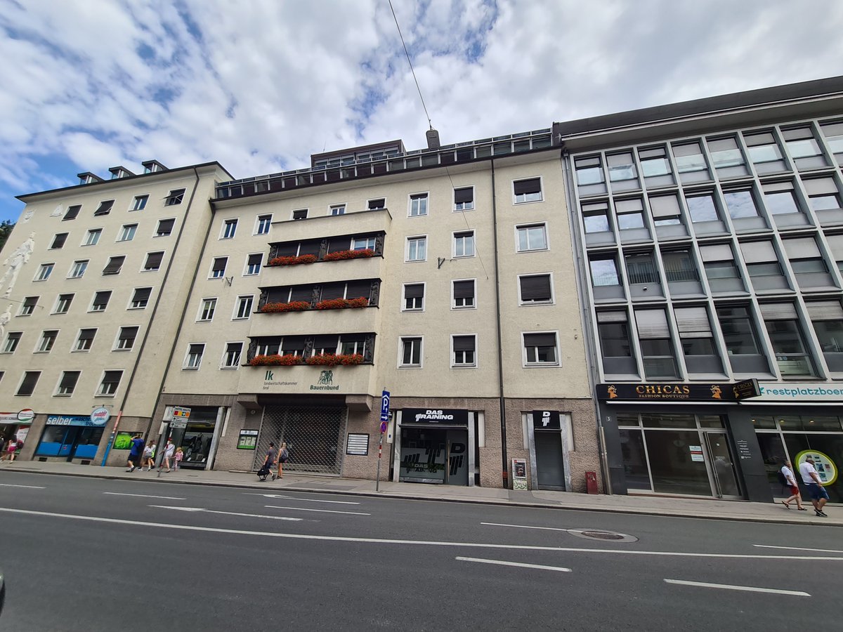 sprt_stanslvski's tweet image. More than ever despite my poor sight, I need to paint and paint unceasingly. #photography #walking #Together #city #cityscape   #urban #urbanphotography  #streetphotography #travel