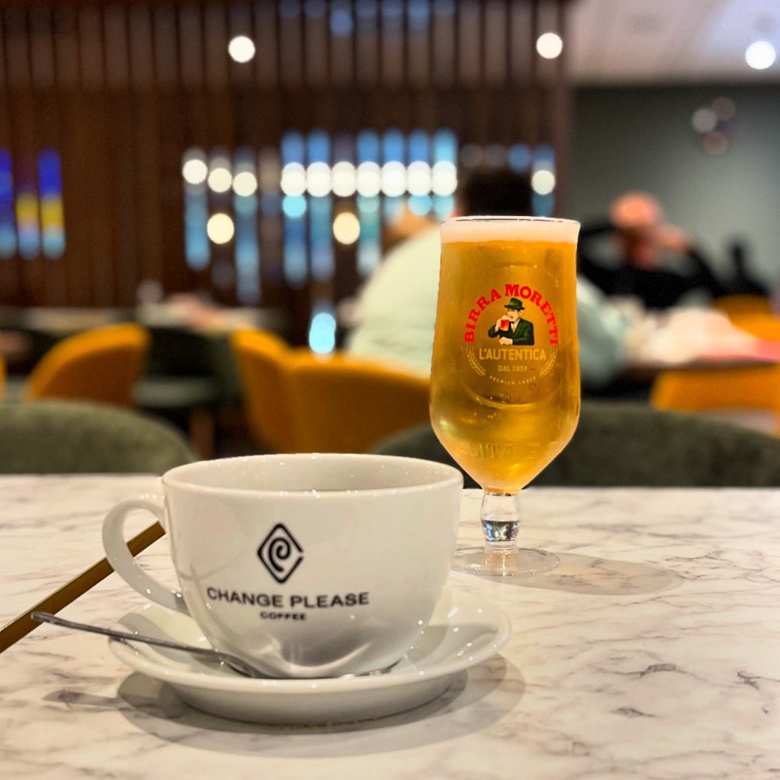 LinksLondonX's tweet image. 🍻☕ Weekend hustle at Links London HQ, but we’re keeping it low-key! A bit of work, a bit of downtime—just the right blend for a startup. #WeekendMode #LinksLondon #BuildingBalance