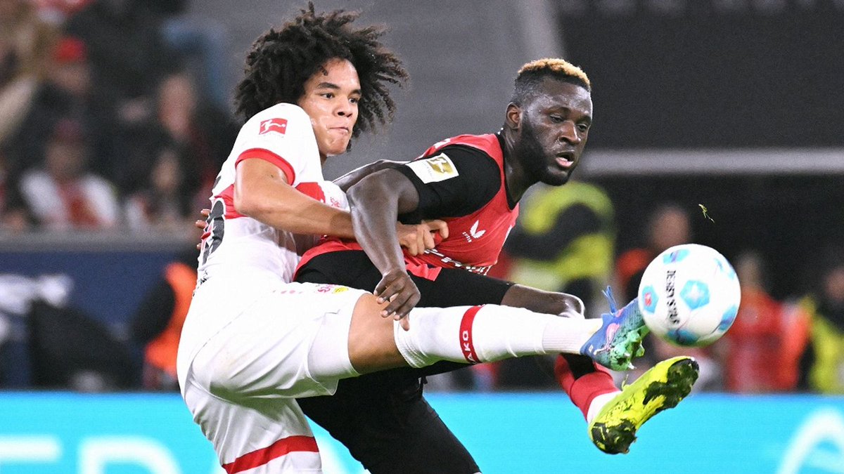 adubteq's tweet photo. #Chase kommt mir in den Kommentaren zu #LEVVfB einfach zu schlecht weg. Wenn man seinen steilen Weg bis hier her betrachtet, war das mehr als solide. Ein größerer Schnitzer, 1x Glück beim Kopfball vor #Nübel ansonsten 💯 % Einsatz. Weiter so, Anrie, der #VfB braucht dich. 💪🏼🤍❤️ https://t.co/6KKyzmcsbq