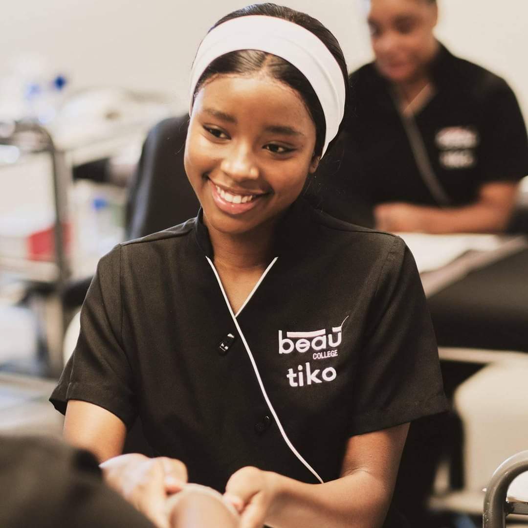 LMampangashe's tweet photo. Namhlanje kuzalwa intombi yam enkulu u Hlonipha Mampangashe, may your journey ahead be filled with kindness, imbeko, inner peace, intlonipho, good health and fulfilment of your dreams, Happy birthday dear daughter, I love you🤎 https://t.co/Rs2P5LpquV
