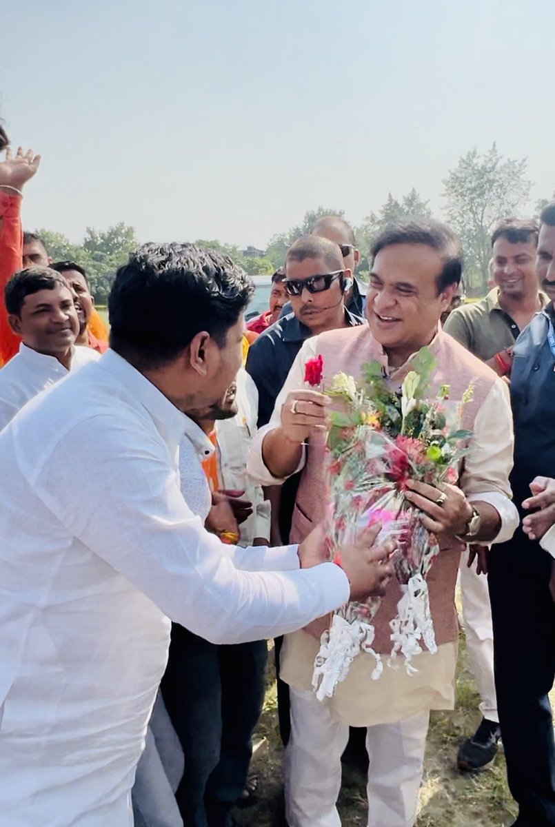 deweshtiwary's tweet photo. असम के लोकप्रिय मुख्यमंत्री आदरणीय श्री हेमंता विश्वा शर्मा जी का पलामू की धरती पे ज़ोरदार स्वागत हुआ ।
#Election #BJP #Jharkhand #Palamu #dewesh #Deweshtiwary
@himantabiswa https://t.co/CT6CuhXesc