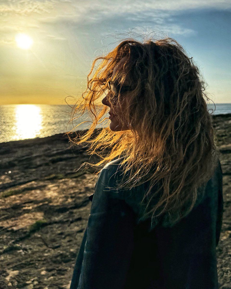 Elisa Santoni OLY (@elysantoni) on Twitter photo ๐ ๐ท๐ข๐ญ๐ฐ๐ณ ๐ฅ๐ฐ ๐ต๐ฆ๐ฎ๐ฑ๐ฐ ๐
.
.
.
#ocean #atlanticocean #sunset #ovalordotempo #cascais #cascaisportugal #portugal #๐ต๐น ๐ ๐ท๐ข๐ญ๐ฐ๐ณ ๐ฅ๐ฐ ๐ต๐ฆ๐ฎ๐ฑ๐ฐ ๐
.
.
.
#ocean #atlanticocean #sunset #ovalordotempo #cascais #cascaisportugal #portugal #๐ต๐น