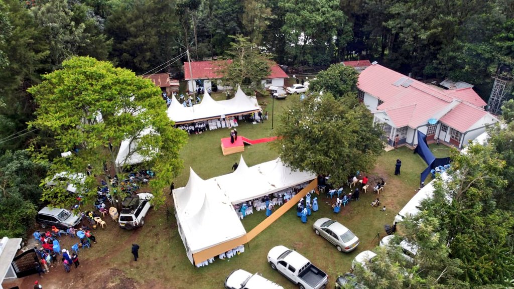 I am pleased to have graced the installation of Paul Etemesi as the leader of the giant Batsotso community of Lurambi and Navakholo Constituencies. This was at a colourful ceremony held in the afternoon yesterday at Bushiri village in Navakholo Constituency. Congratulations
