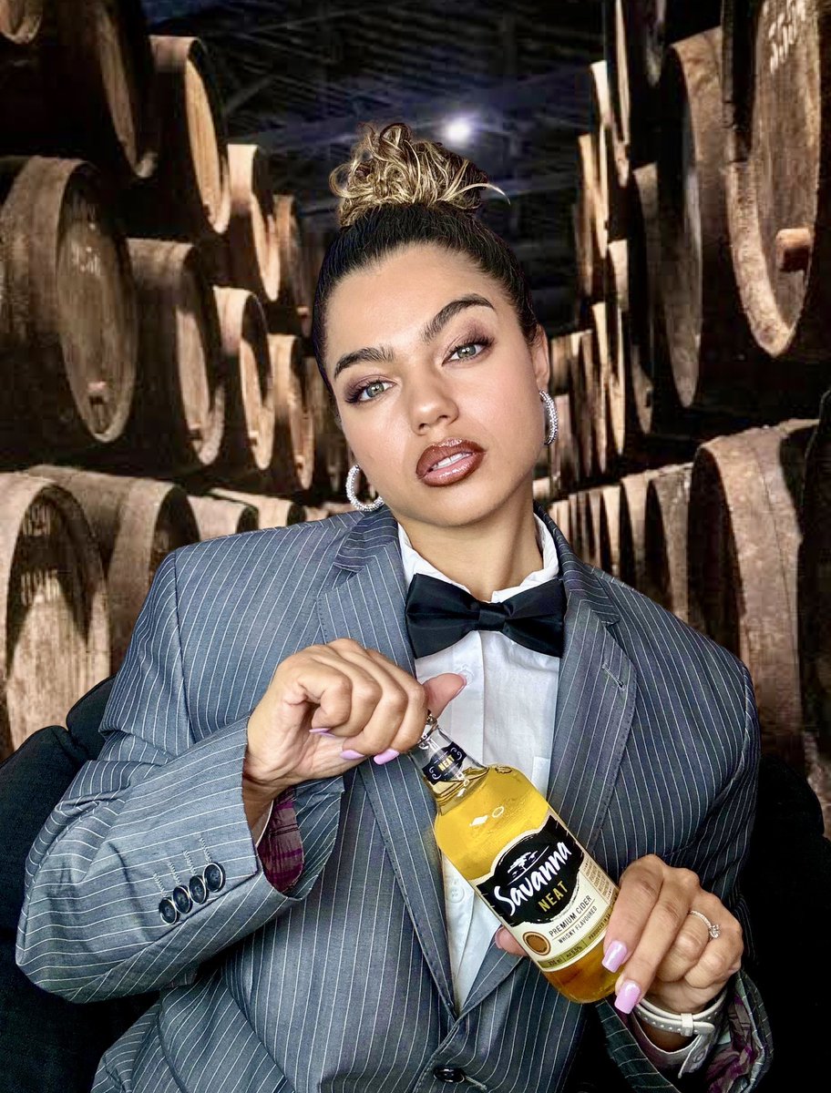 shawnee_reid's tweet photo. "Grootman energy" when she's paired with @SavannaCider Neat .. She doesn't take her  whiskey neat but blended.... in a Savanna Neat!

#Itsgivingwhiskey #SavannaNeat https://t.co/RnFlSWFrHz