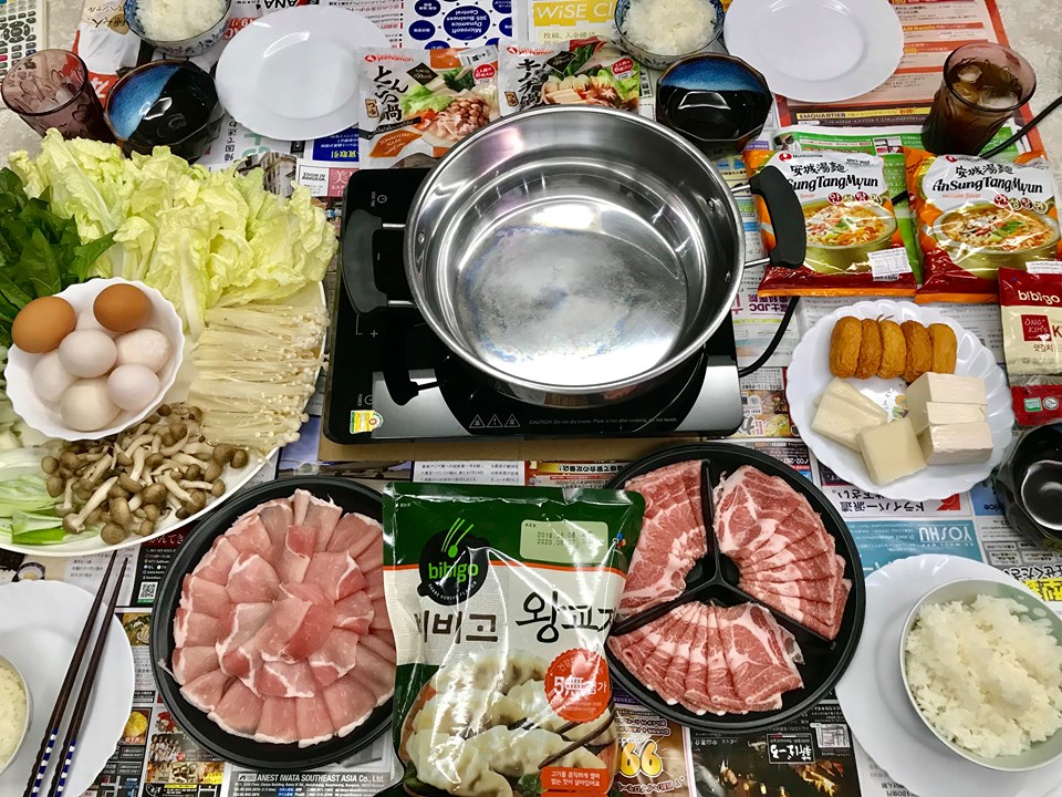 2L82W84U's tweet photo. หมดนี่กินคนเดียวไปเลย ชิลล์ https://t.co/ymzgvRBrw3