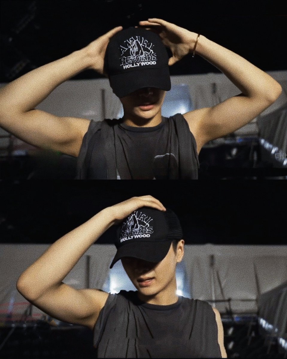 mainlyjay's tweet photo. this park jongseong 🧎‍♀️ https://t.co/jbvwUiUONz