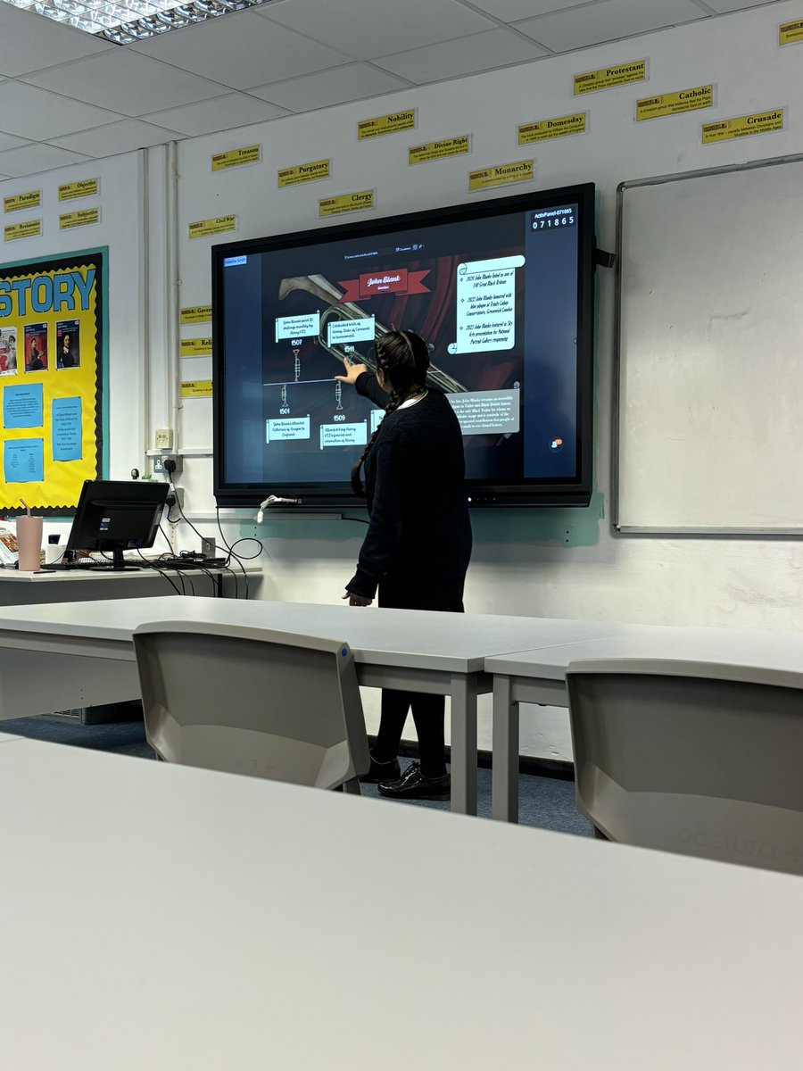 NWSGHistory's tweet photo. A great way to round off the @NewsteadWood Black History Month celebrations with some fab presentations from our student subject leaders! #WeAreNewstead https://t.co/DkbnDYfOHg